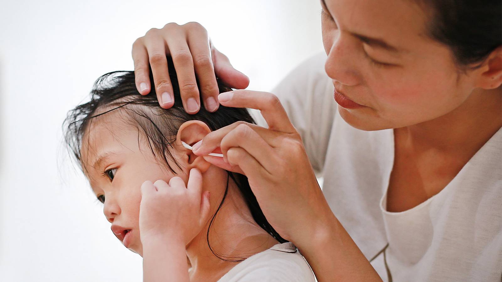EXPERT ADVICE: Cleaning your totâs ear and earwax