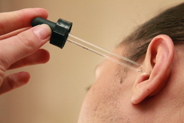 How to Naturally Remove Ear Wax (5 Steps)