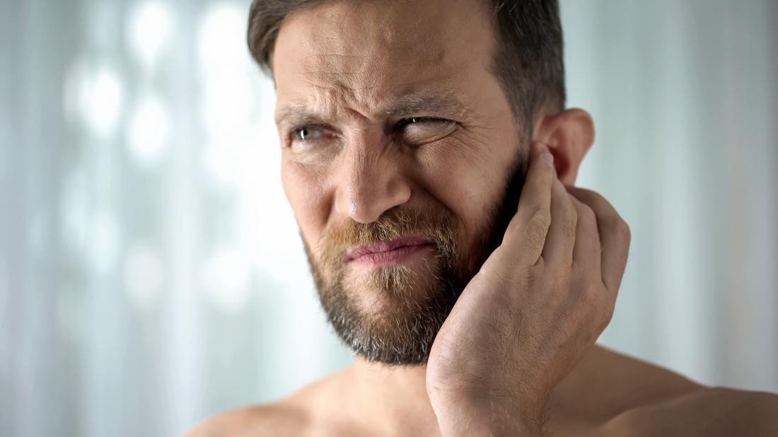 Itchy Throat and Ears: Causes and How to Get Rid of It ...