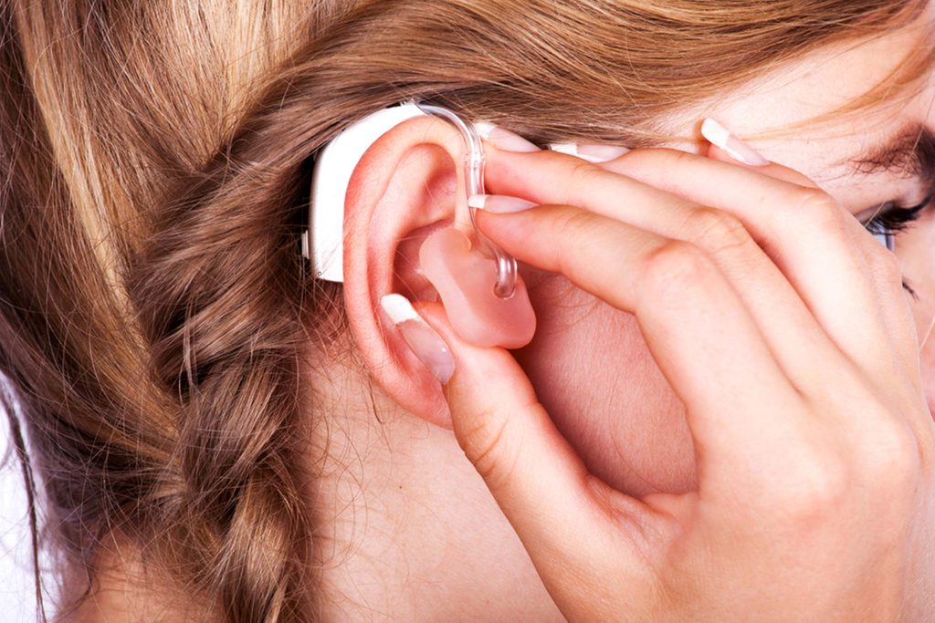 Should You Buy a Hearing Aid Online? An Audiologist Weighs in